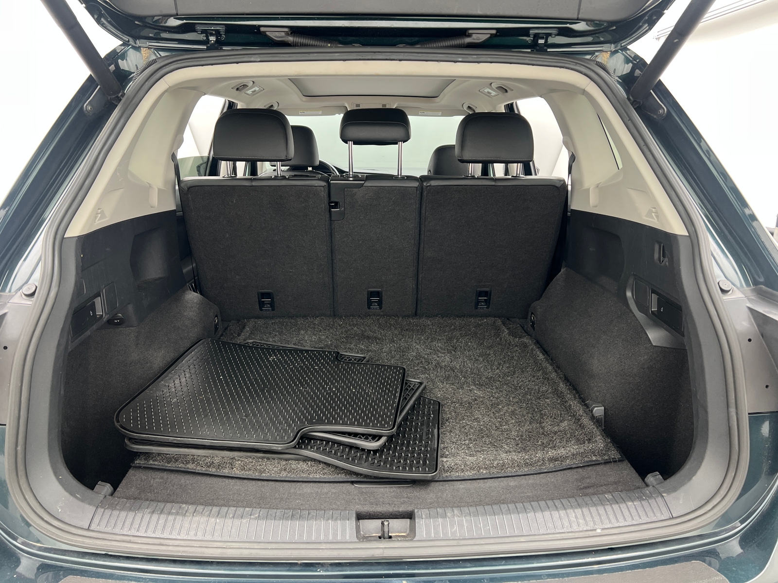 Thumbnail: 2018 Volkswagen Tiguan - 6