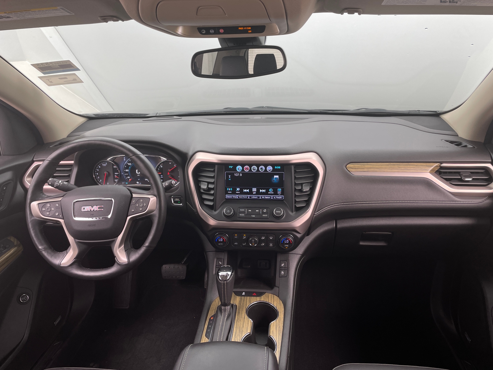 Thumbnail: 2017 GMC Acadia - 2