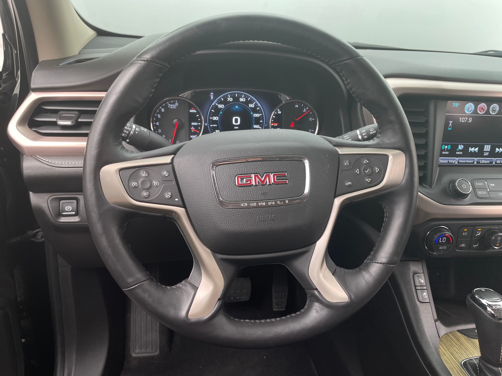 Thumbnail: 2017 GMC Acadia - 4