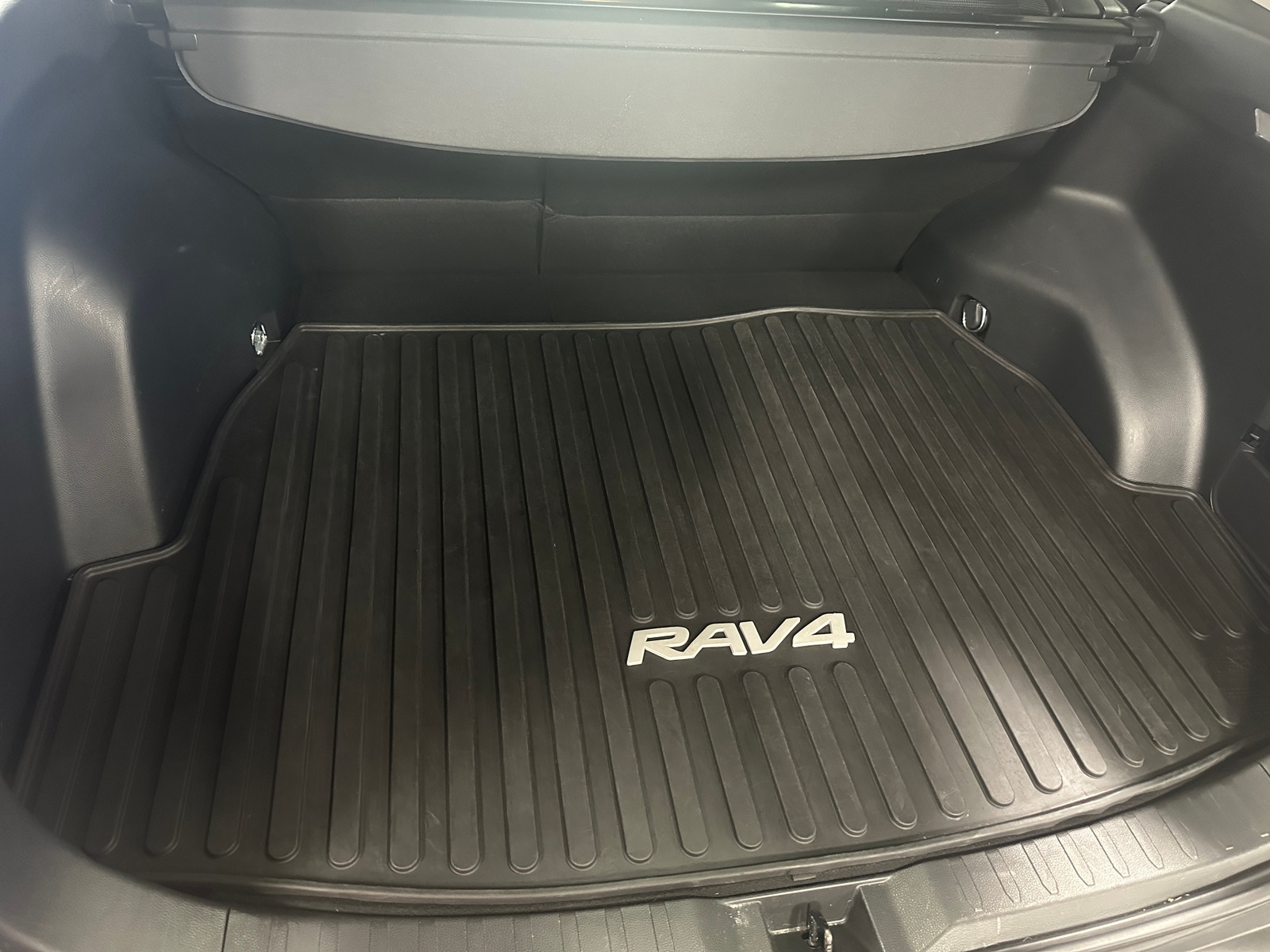Thumbnail: 2019 Toyota RAV4 - 7