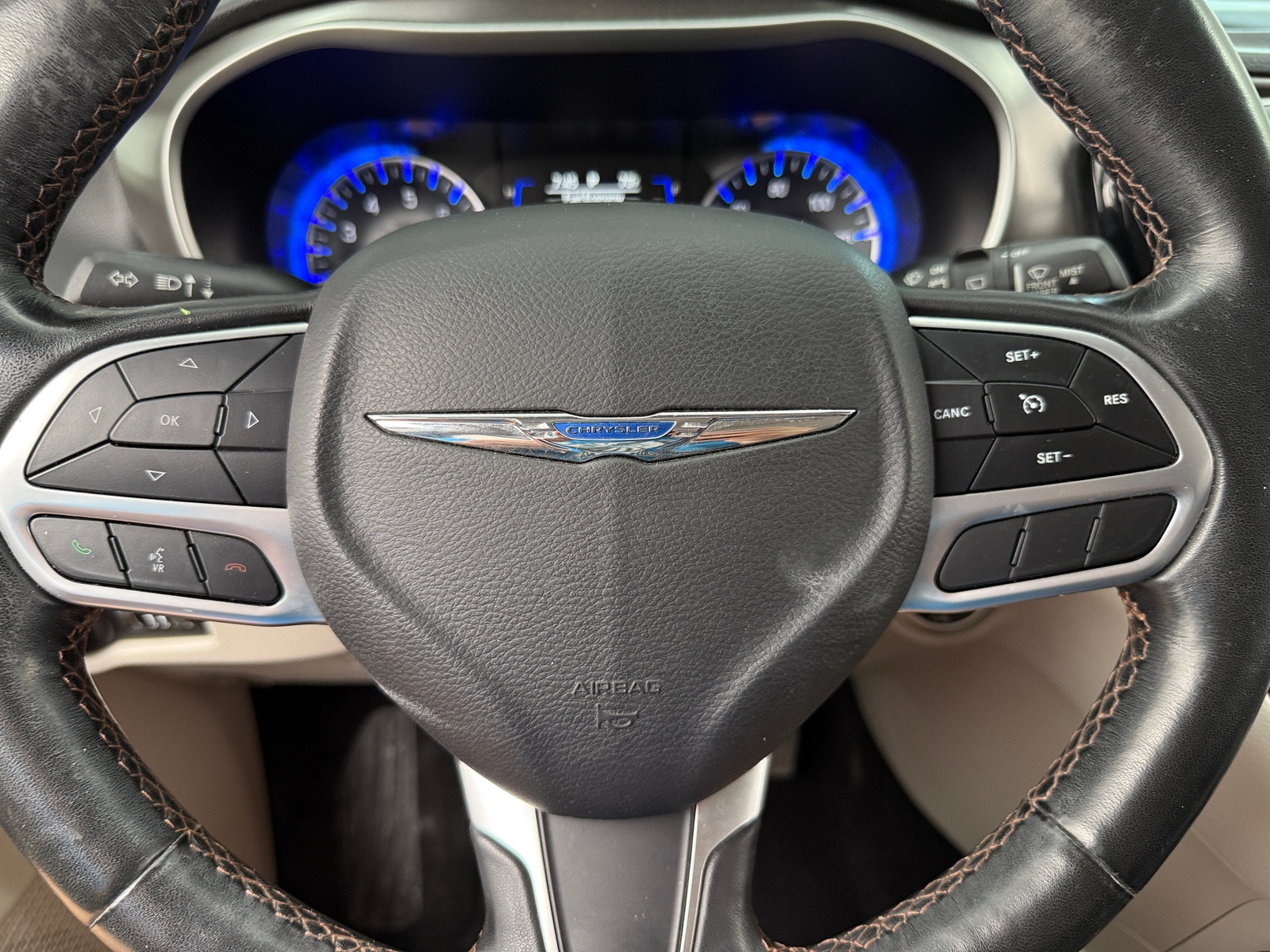 Thumbnail: 2020 Chrysler Pacifica - 4