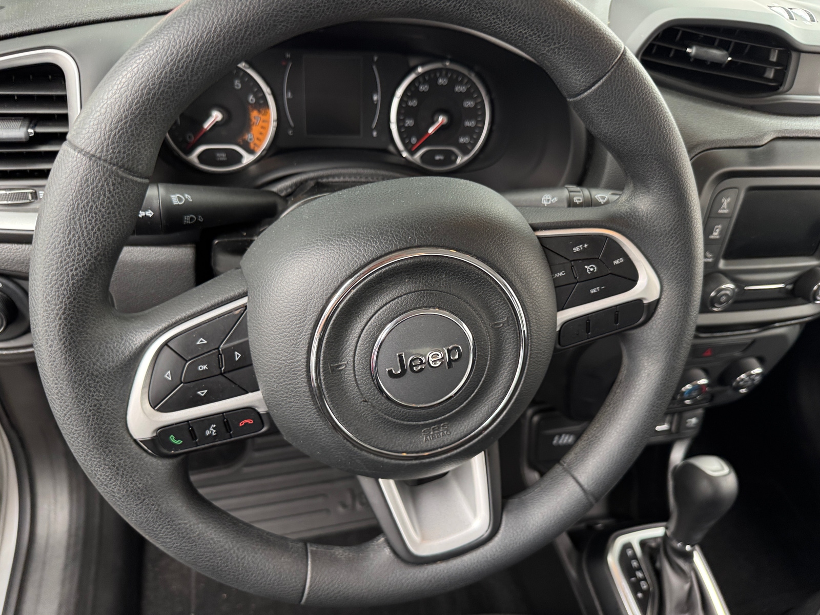 Thumbnail: 2018 Jeep Renegade - 5