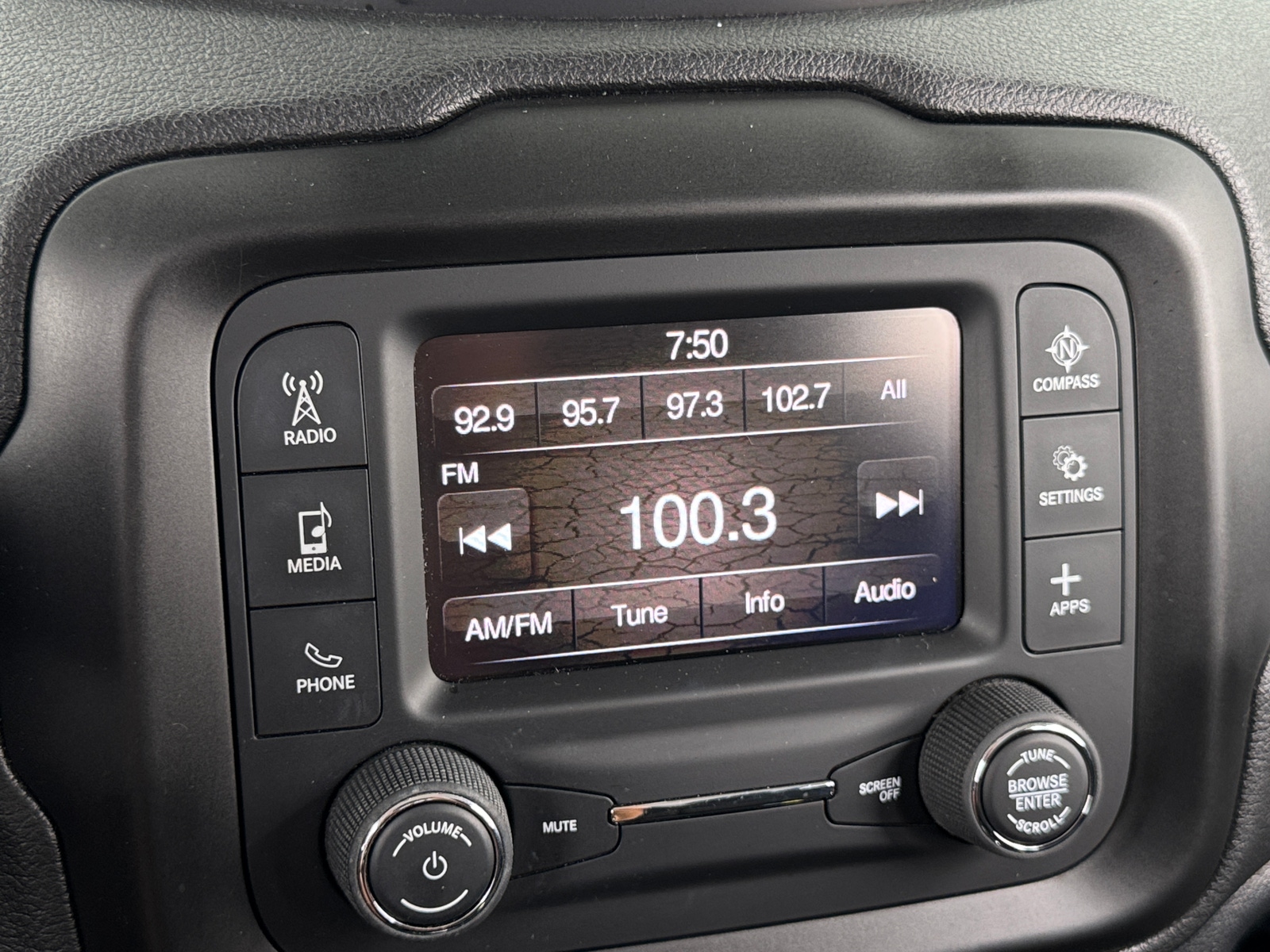 Thumbnail: 2018 Jeep Renegade - 4