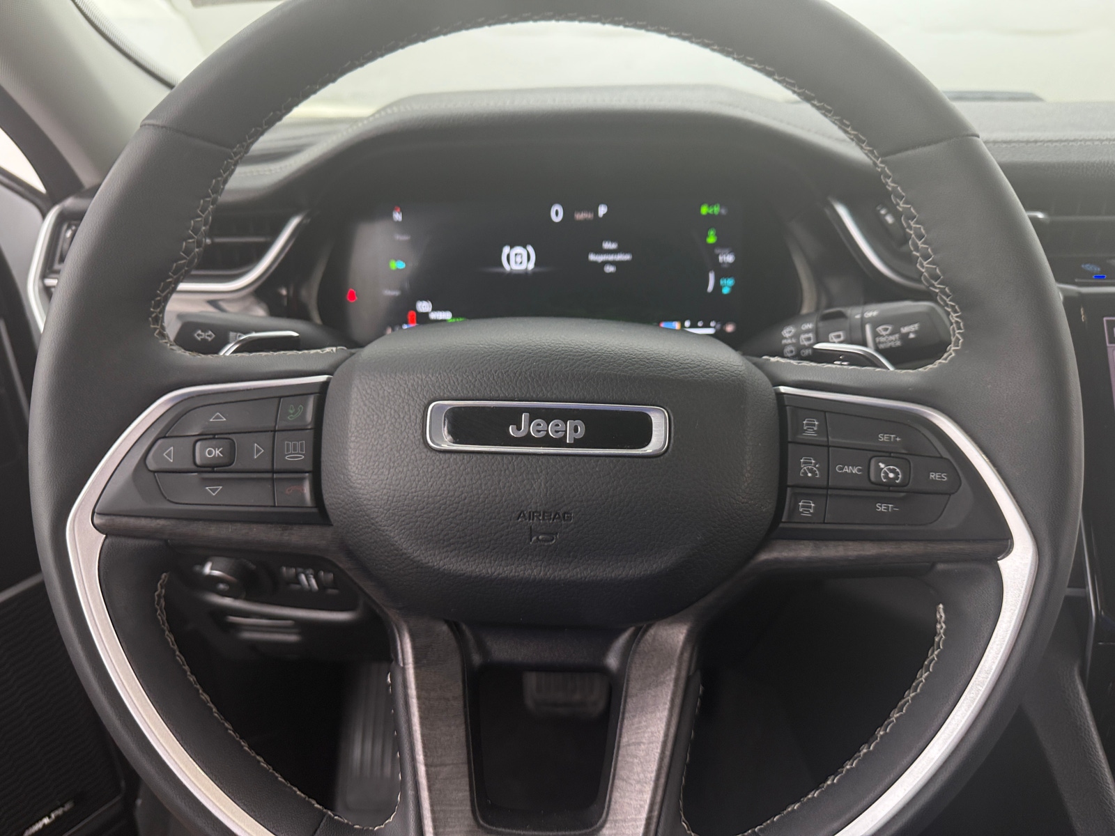 Thumbnail: 2024 Jeep Grand Cherokee - 4
