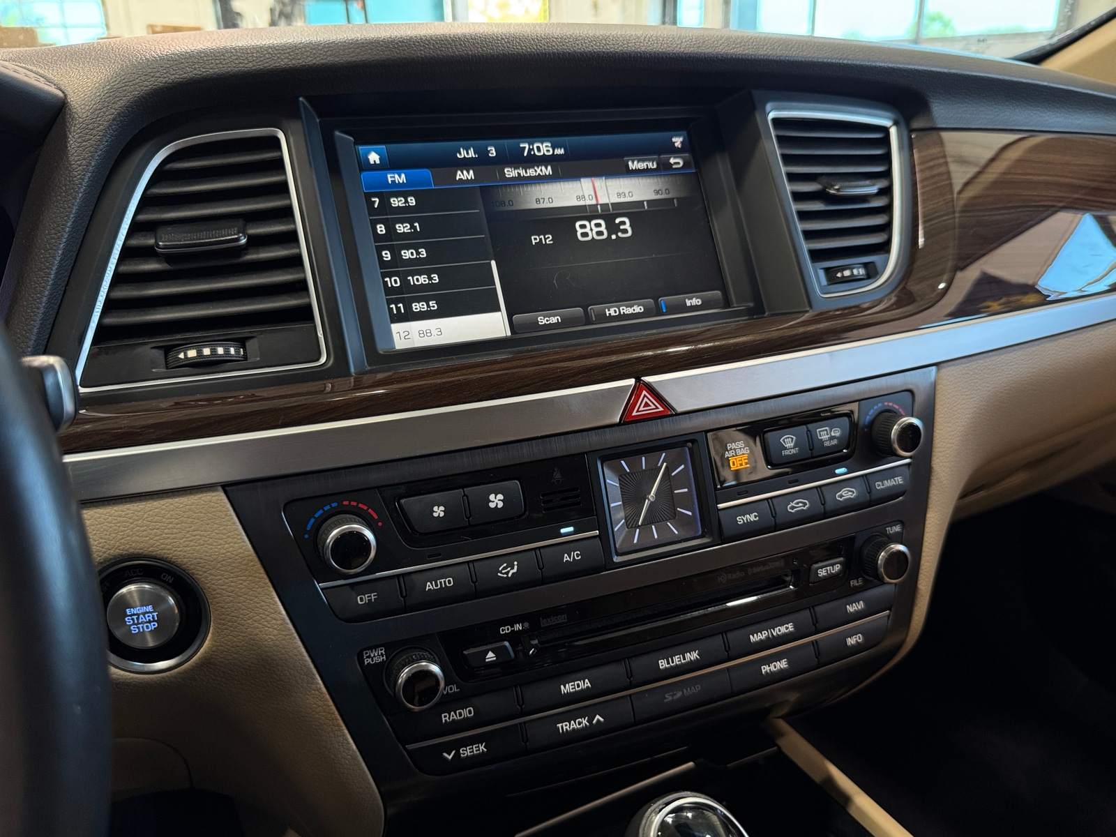 Thumbnail: 2016 Hyundai Genesis - 3