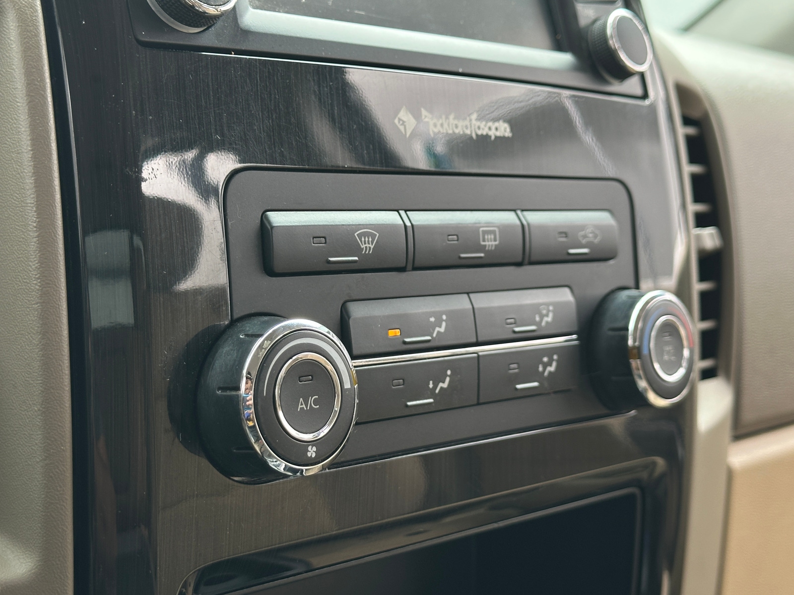 Thumbnail: 2015 Nissan Titan - 4