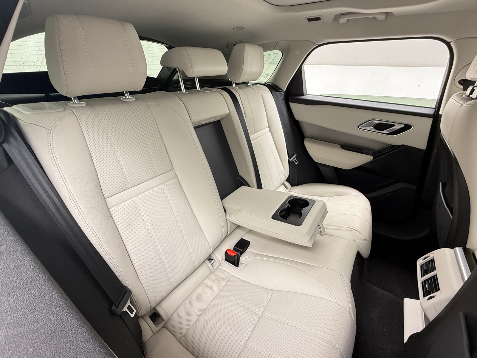 Thumbnail: 2021 Land Rover Range Rover Velar - 5