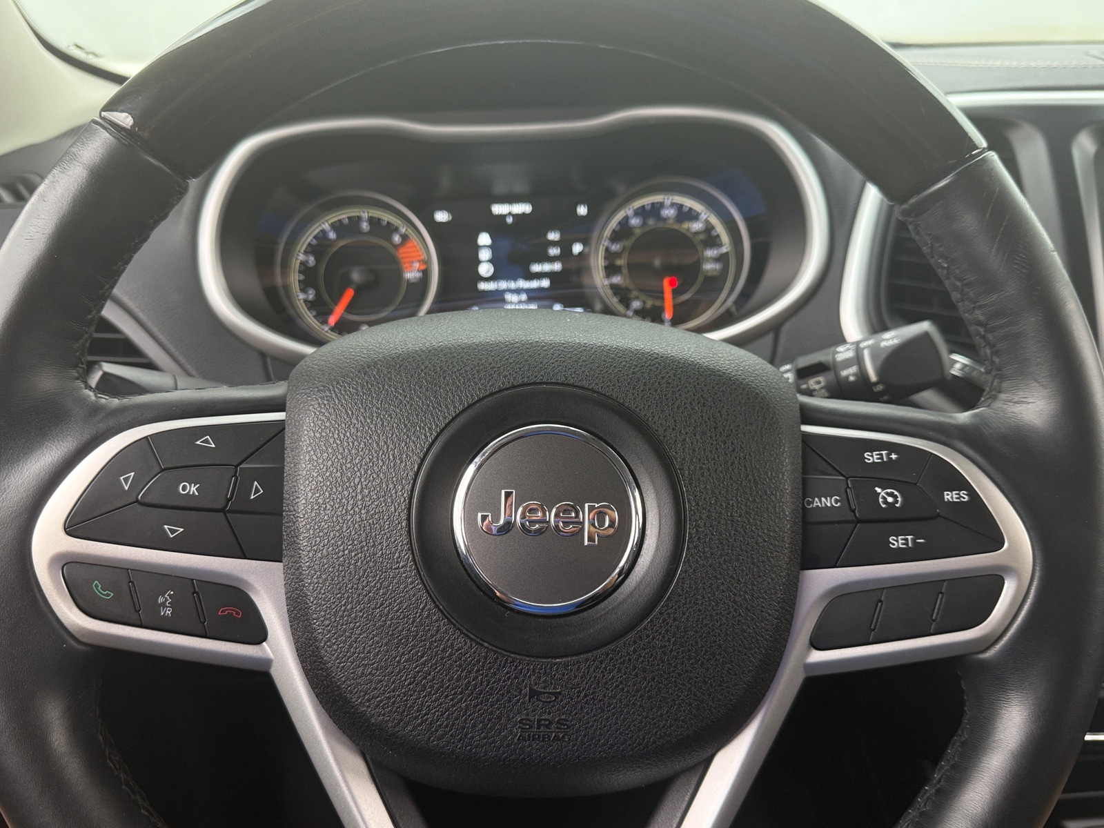 Thumbnail: 2017 Jeep Cherokee - 4