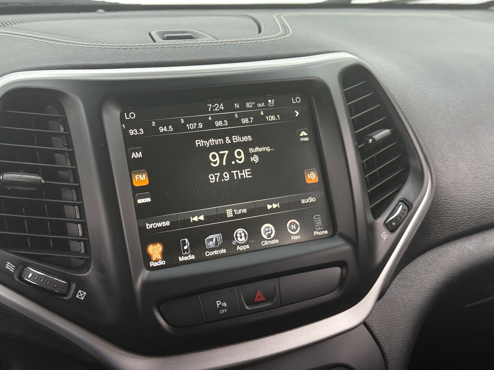 Thumbnail: 2017 Jeep Cherokee - 3