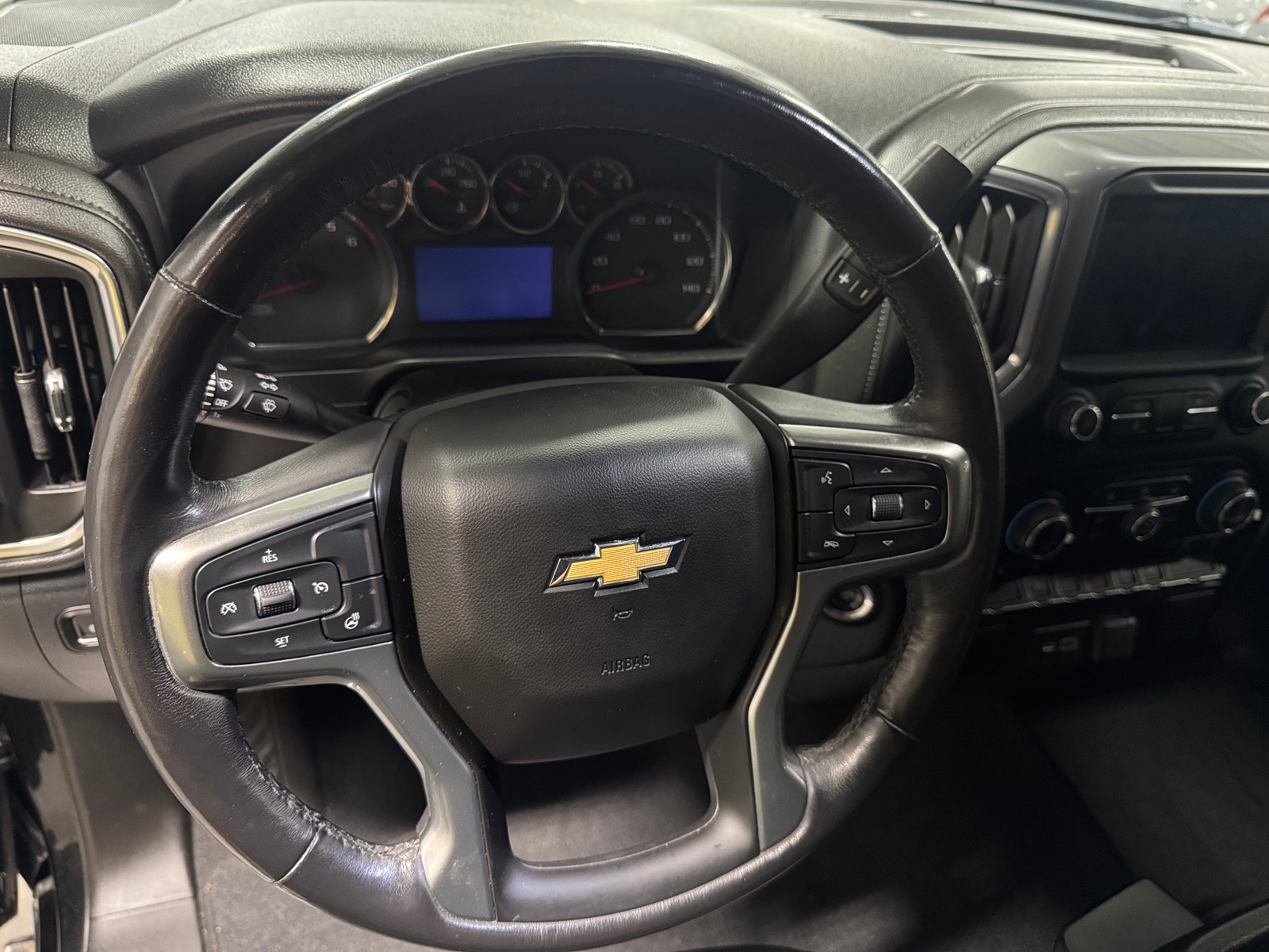 Thumbnail: 2019 Chevrolet Silverado 1500 - 5
