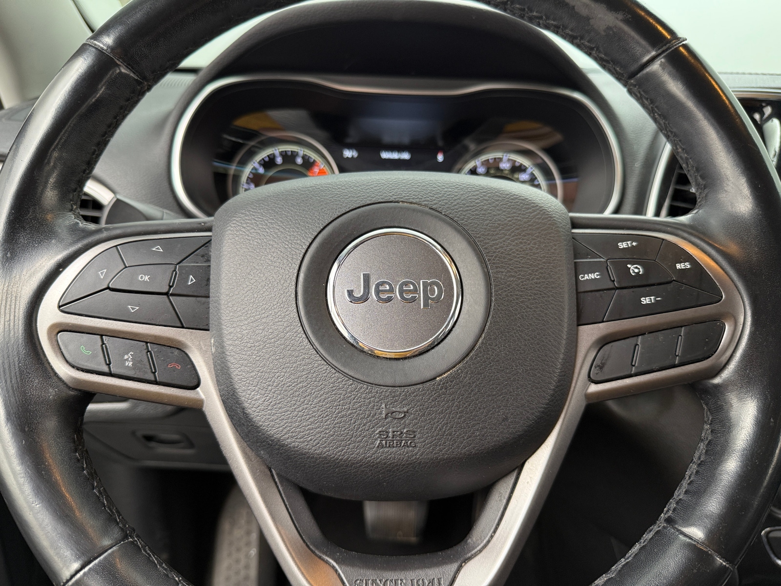 Thumbnail: 2019 Jeep Cherokee - 4