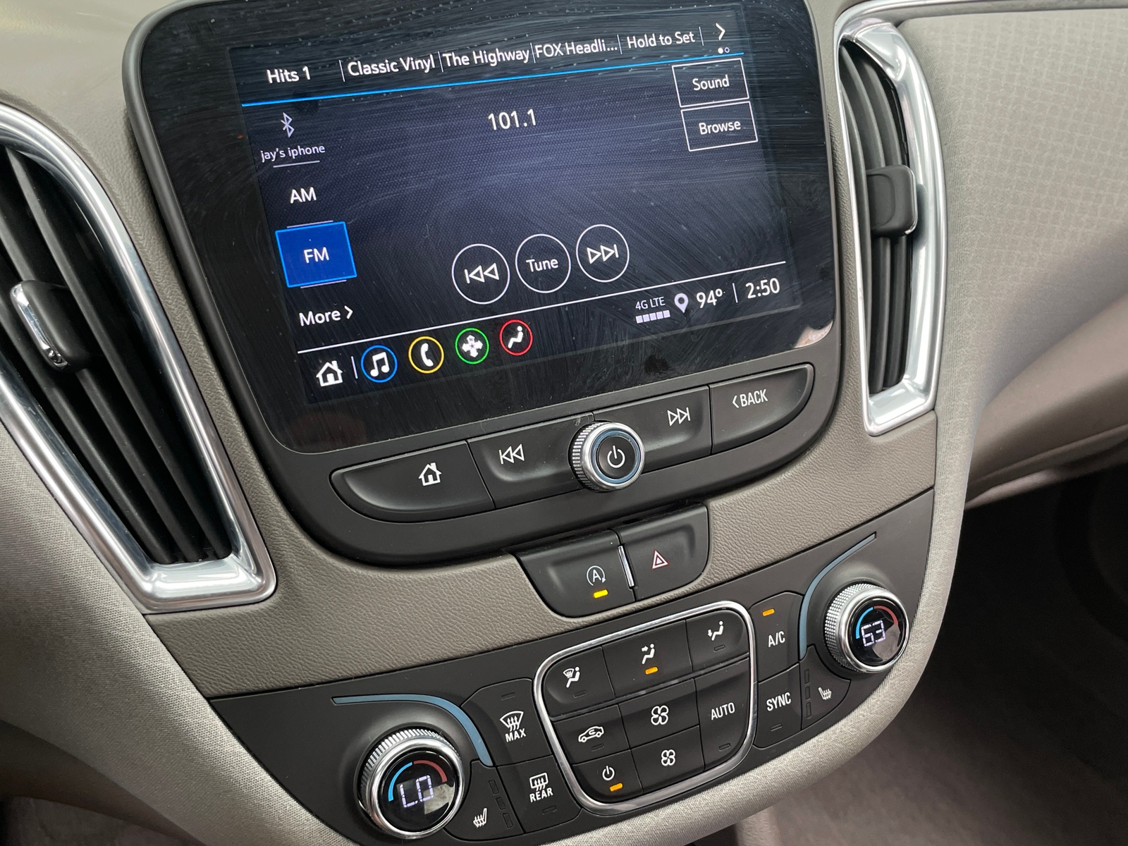 Thumbnail: 2021 Chevrolet Malibu - 4