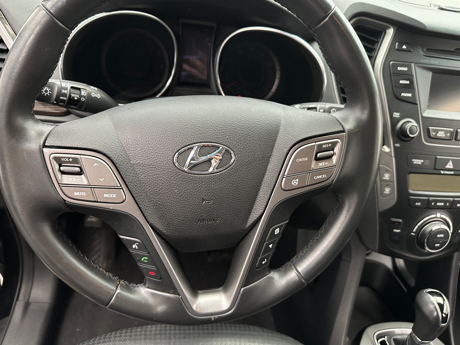 Thumbnail: 2014 Hyundai Santa Fe - 4