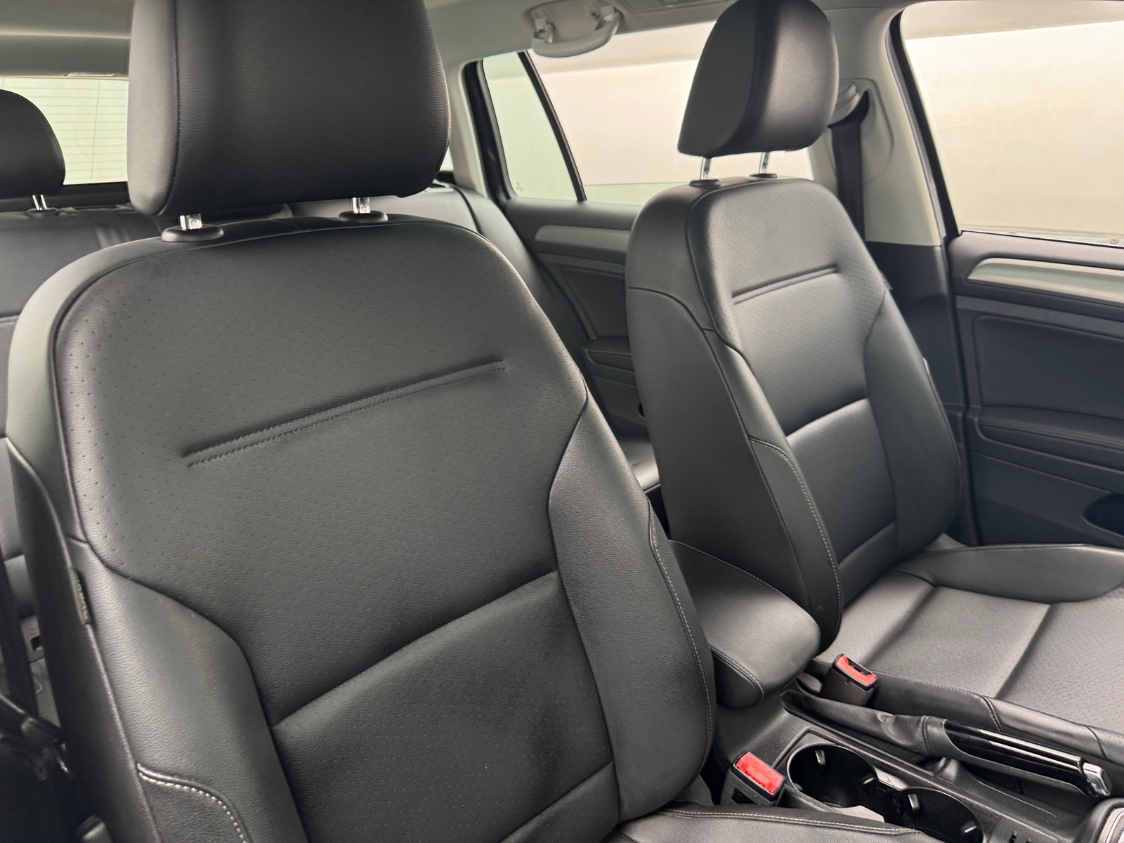 Thumbnail: 2016 Volkswagen e-Golf - 2