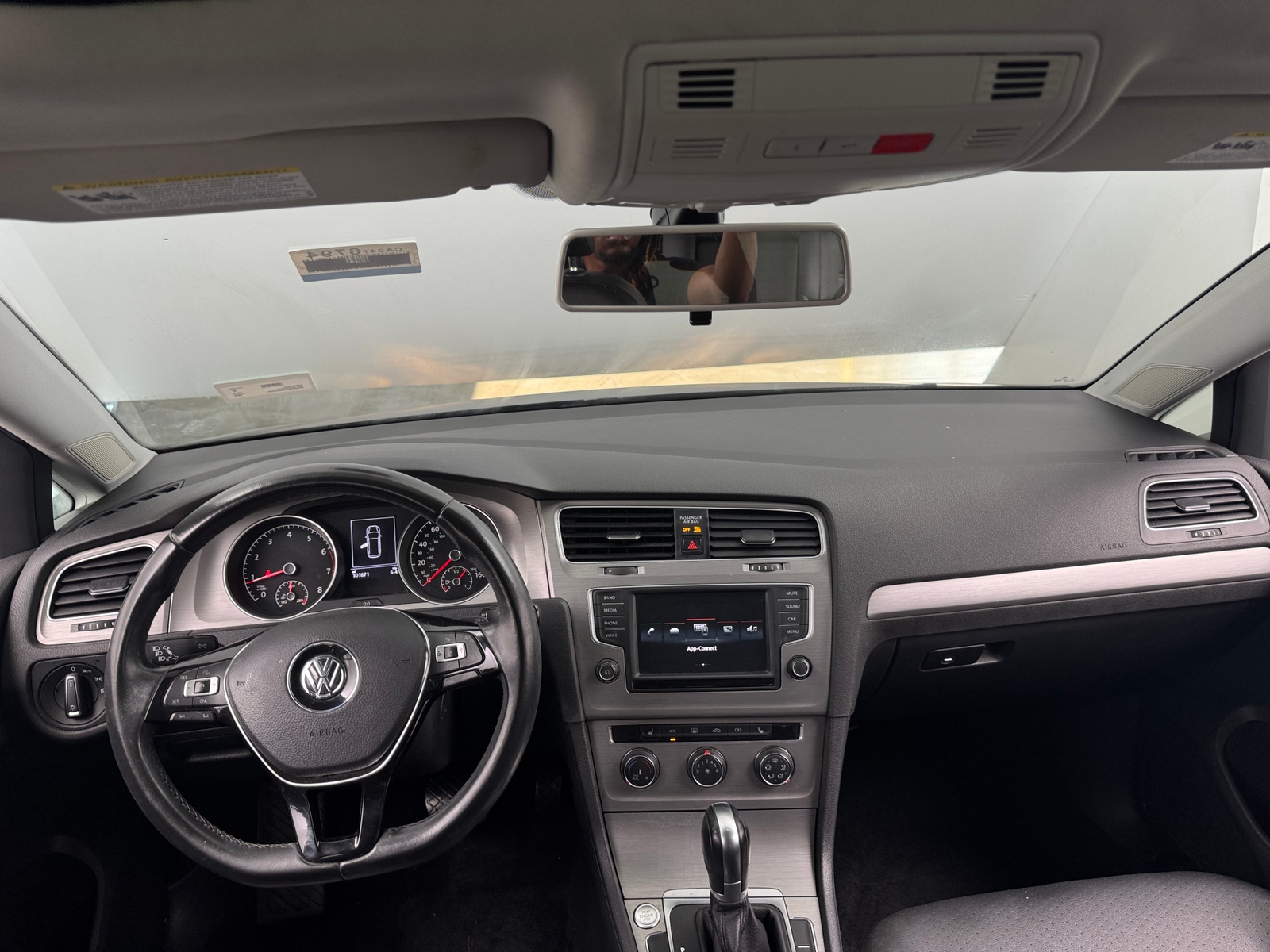 Thumbnail: 2016 Volkswagen e-Golf - 3