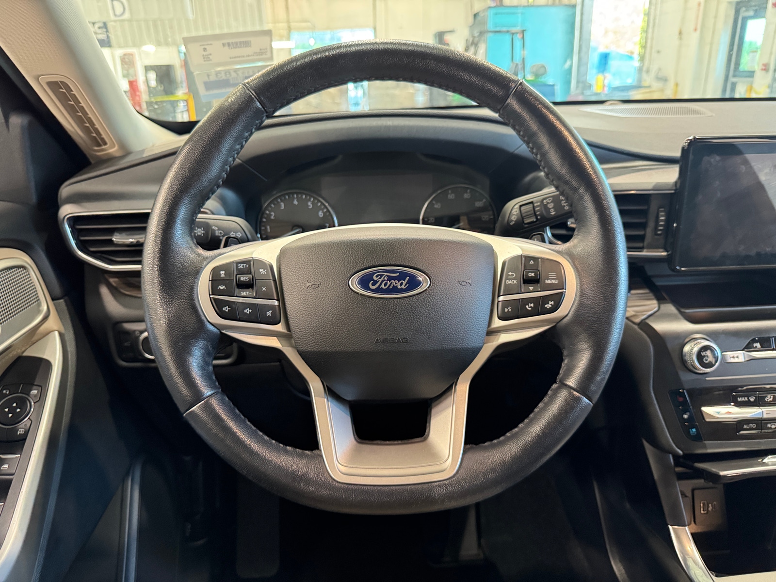 Thumbnail: 2020 Ford Explorer - 4
