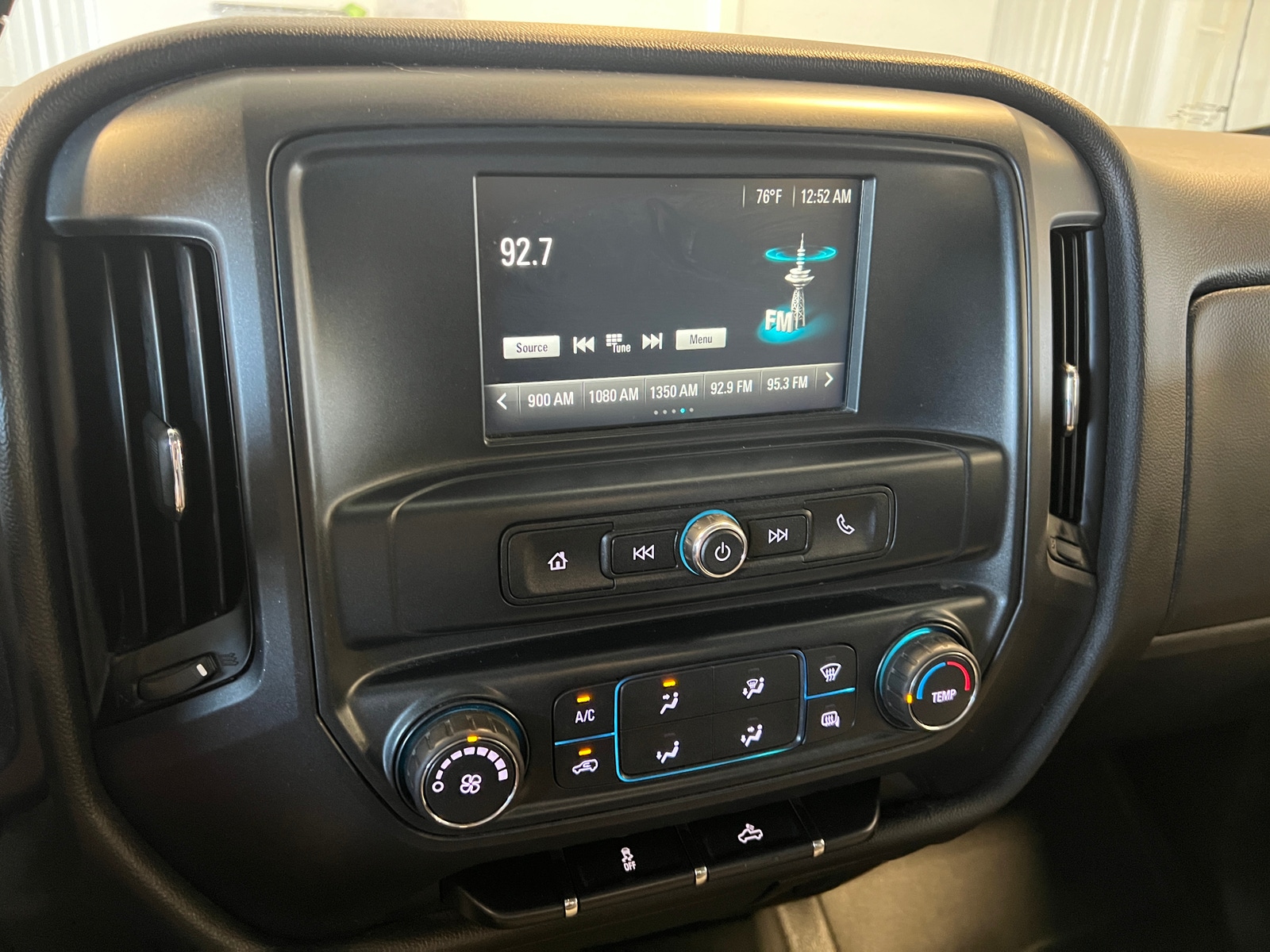 Thumbnail: 2017 Chevrolet Silverado 2500 - 4