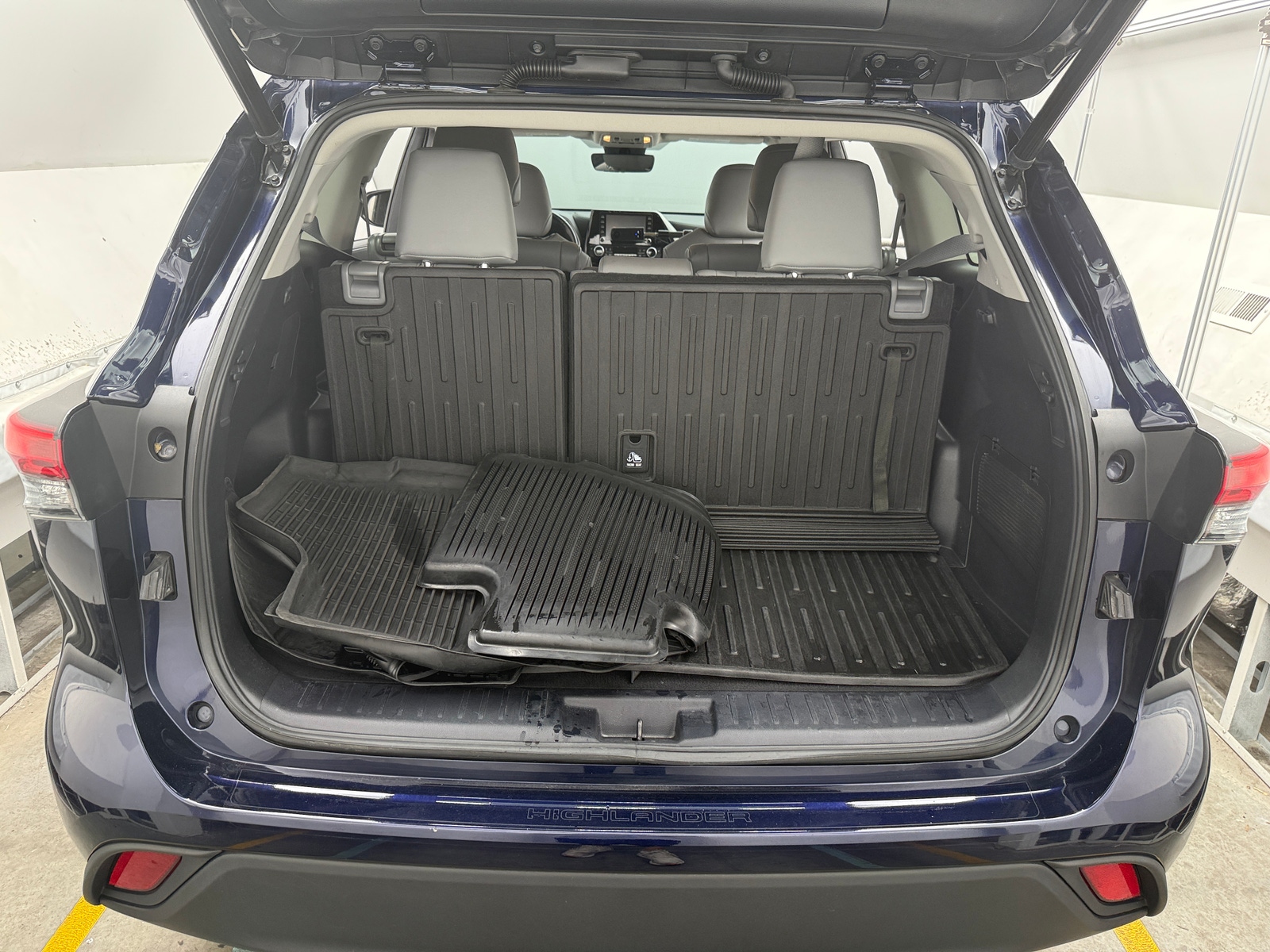 Thumbnail: 2021 Toyota Highlander - 6