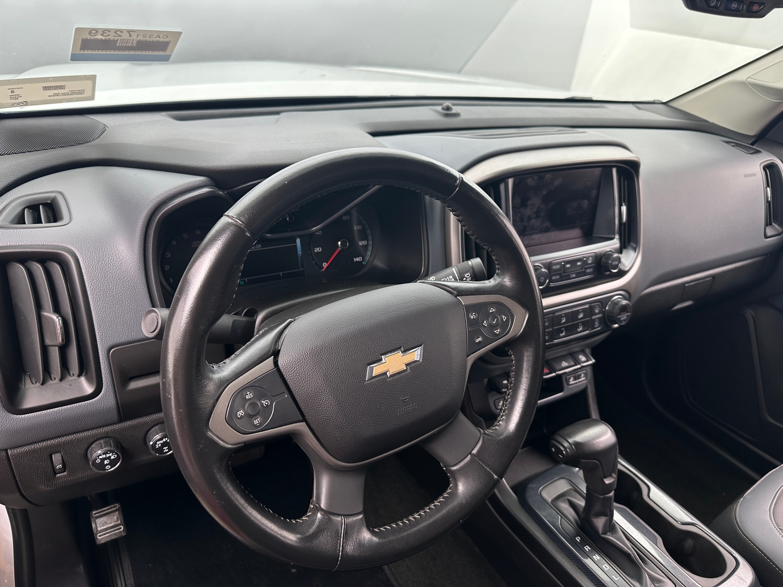 Thumbnail: 2017 Chevrolet Colorado - 3