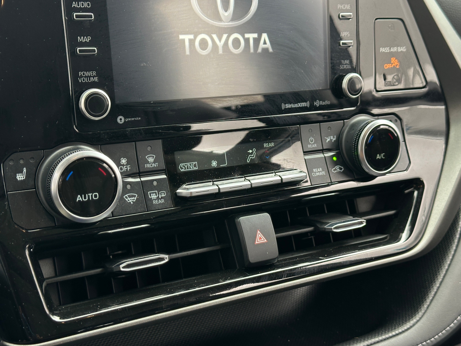 Thumbnail: 2021 Toyota Highlander - 3
