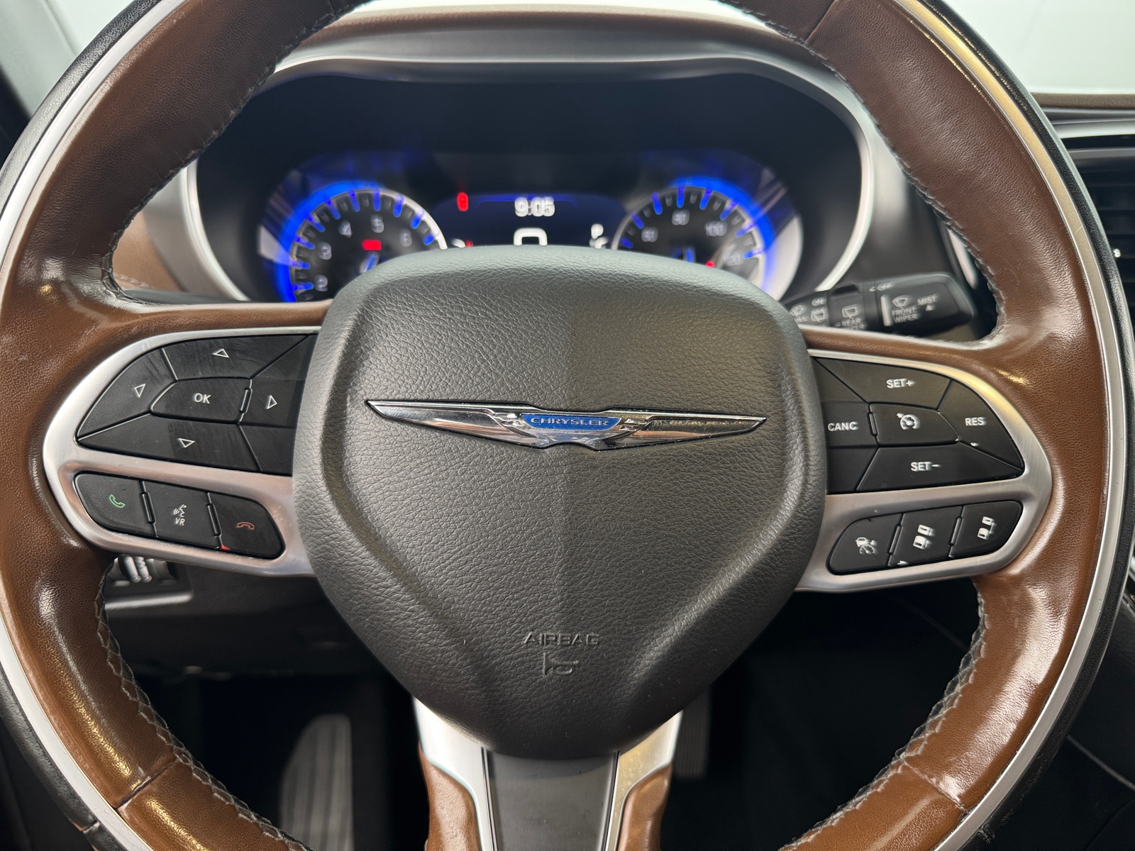 Thumbnail: 2020 Chrysler Pacifica - 4
