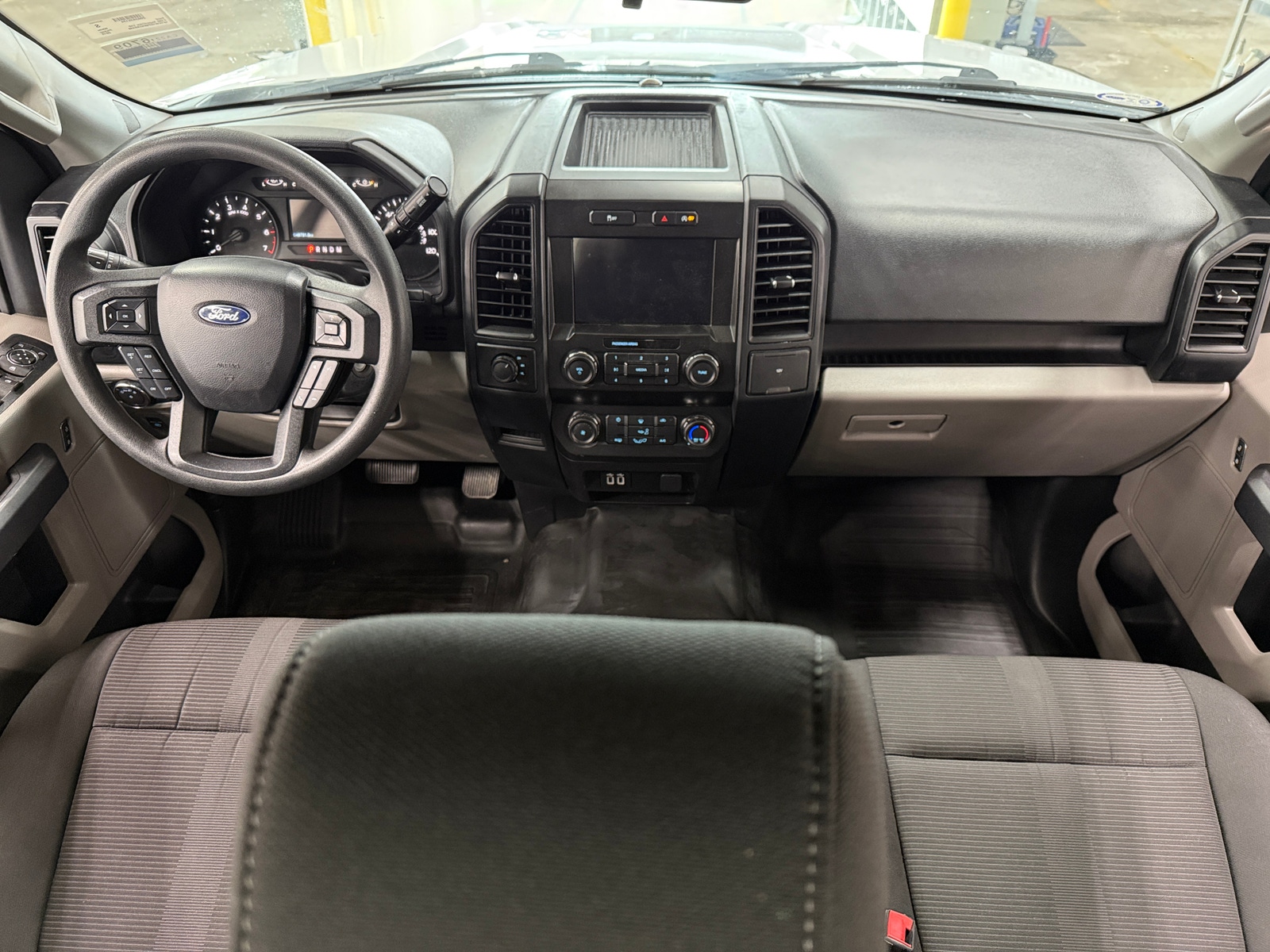 Thumbnail: 2019 Ford Econoline - 3