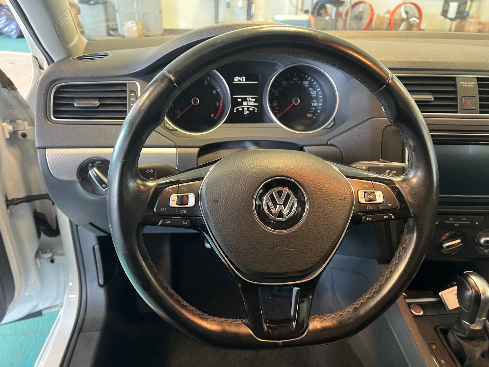 Thumbnail: 2016 Volkswagen Jetta - 5