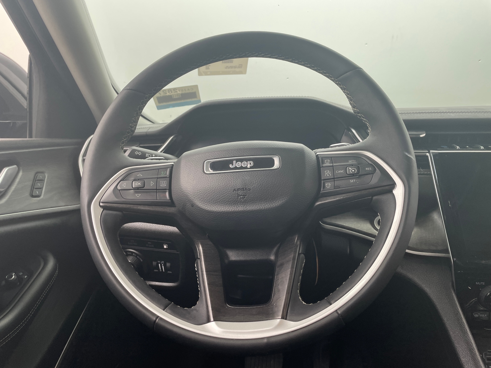 Thumbnail: 2022 Jeep Grand Cherokee - 4