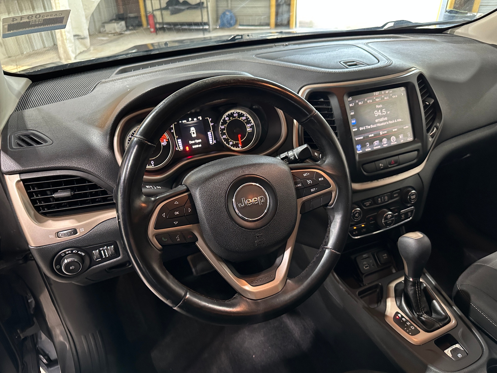 Thumbnail: 2016 Jeep Cherokee - 5
