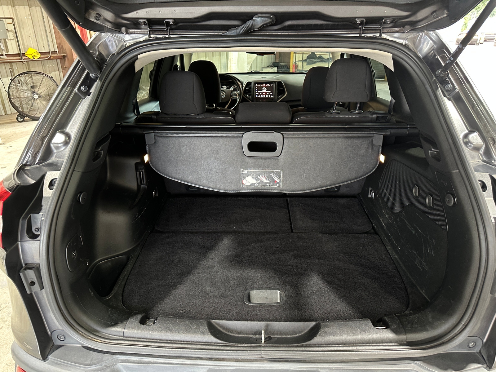 Thumbnail: 2016 Jeep Cherokee - 7