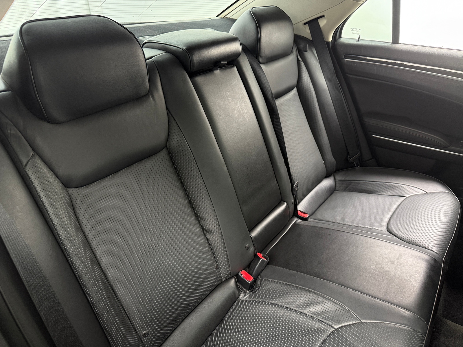Thumbnail: 2016 Chrysler 300 - 5