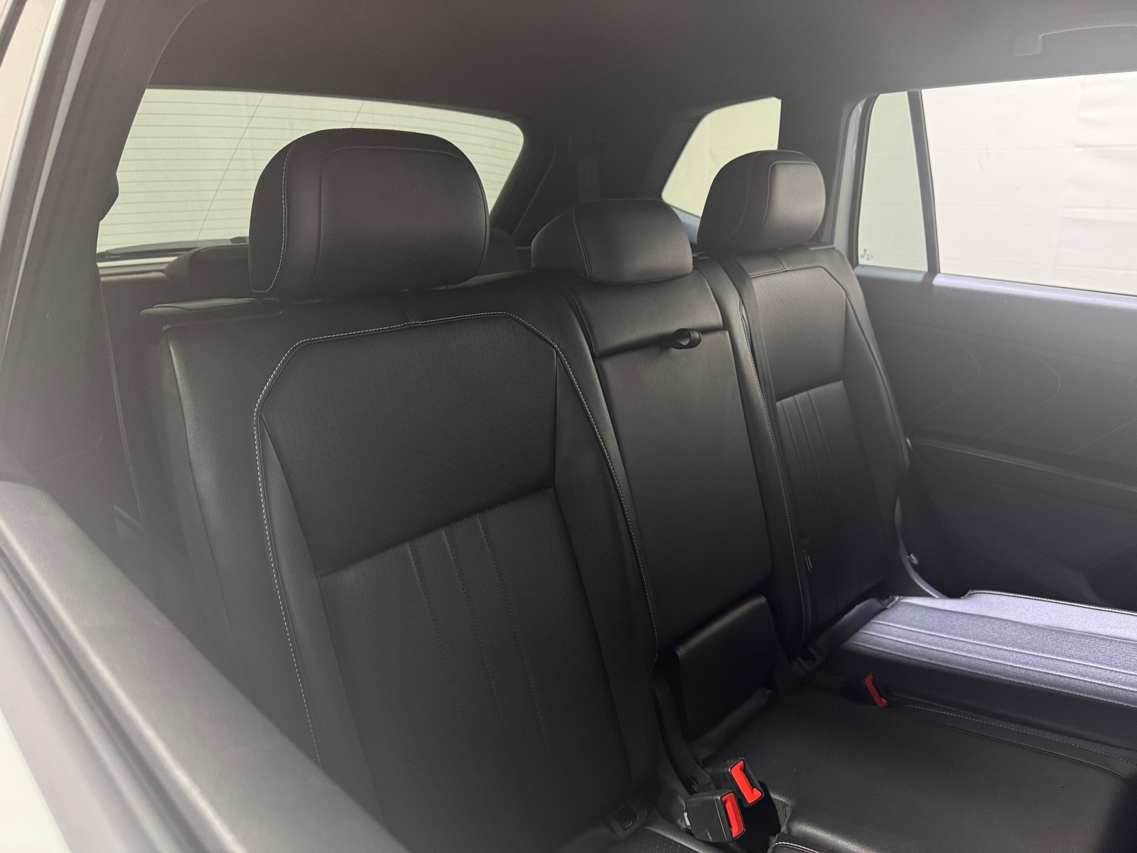 Thumbnail: 2022 Volkswagen Tiguan - 5