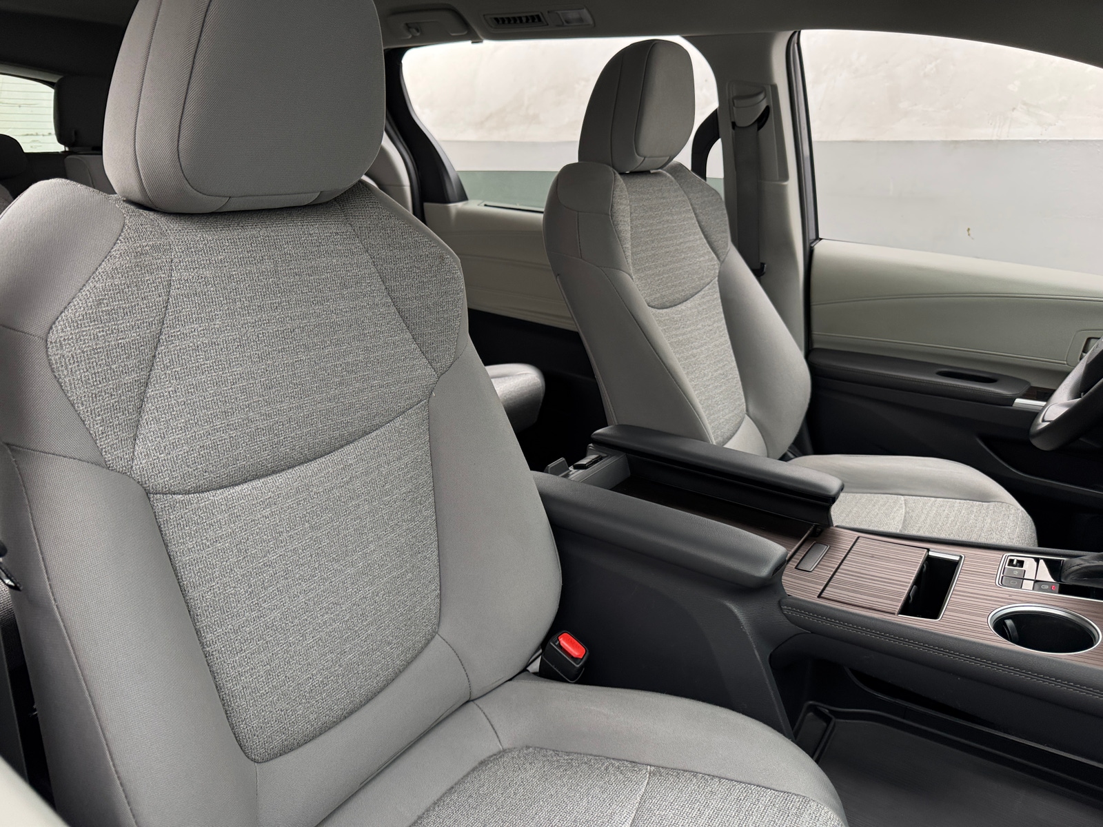 Thumbnail: 2022 Toyota Sienna - 2
