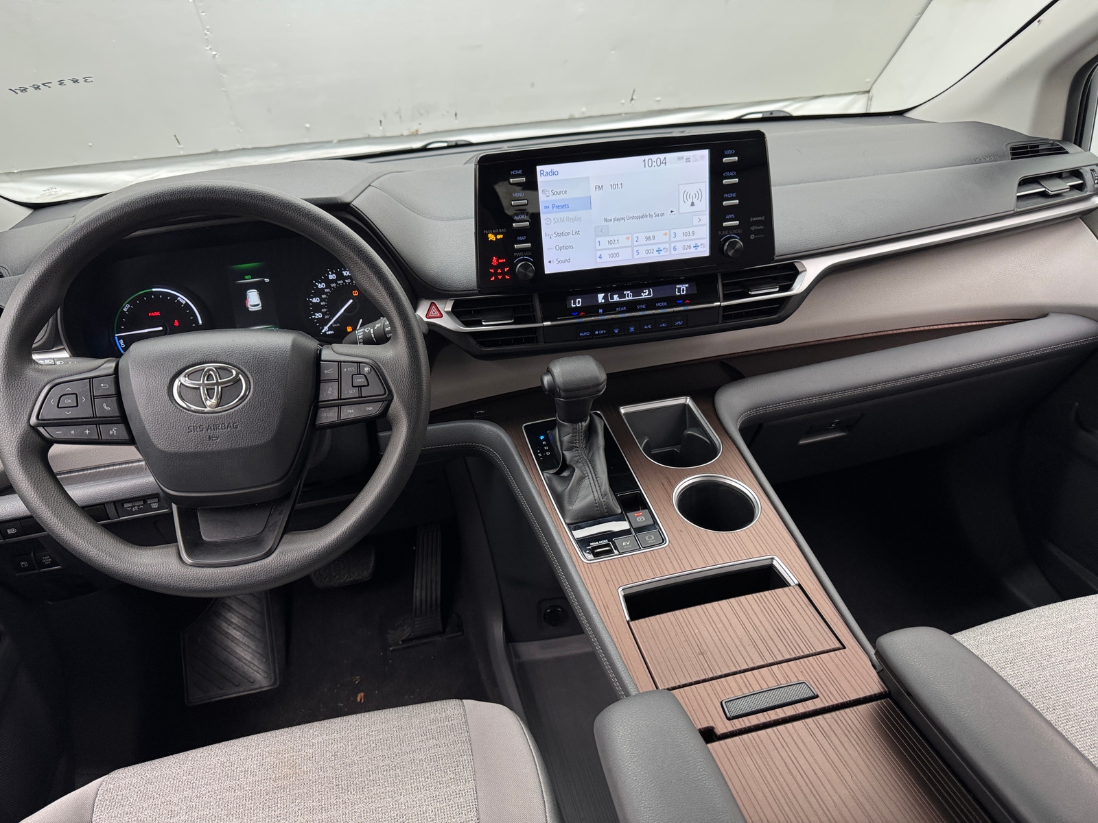 Thumbnail: 2022 Toyota Sienna - 3
