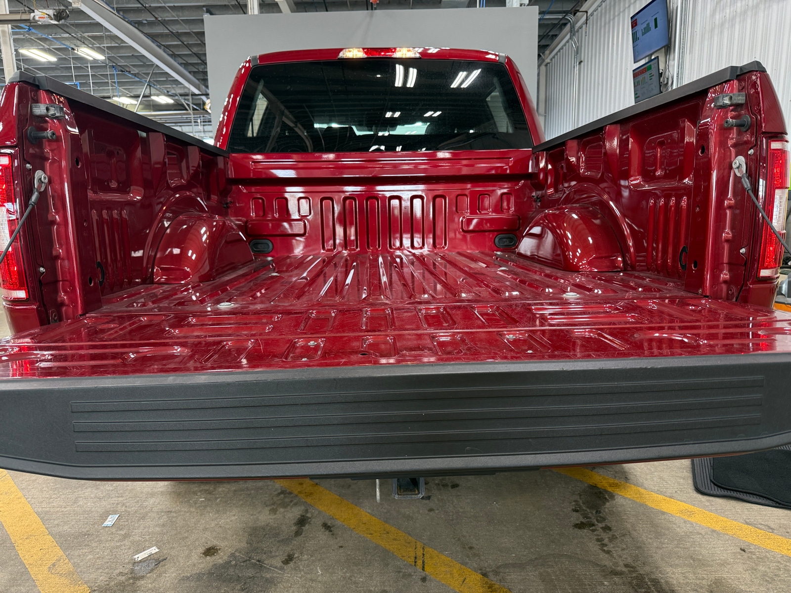 Thumbnail: 2019 Ford Econoline - 7