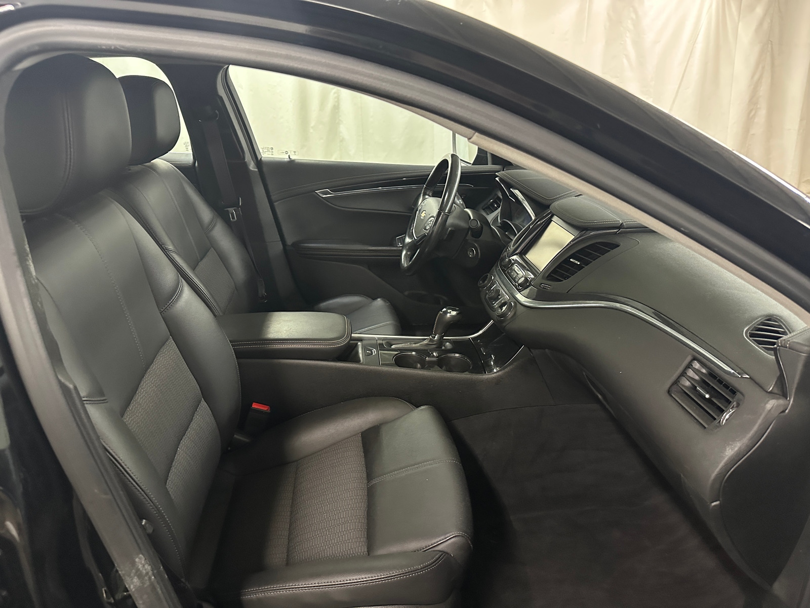 Thumbnail: 2017 Chevrolet Impala - 2