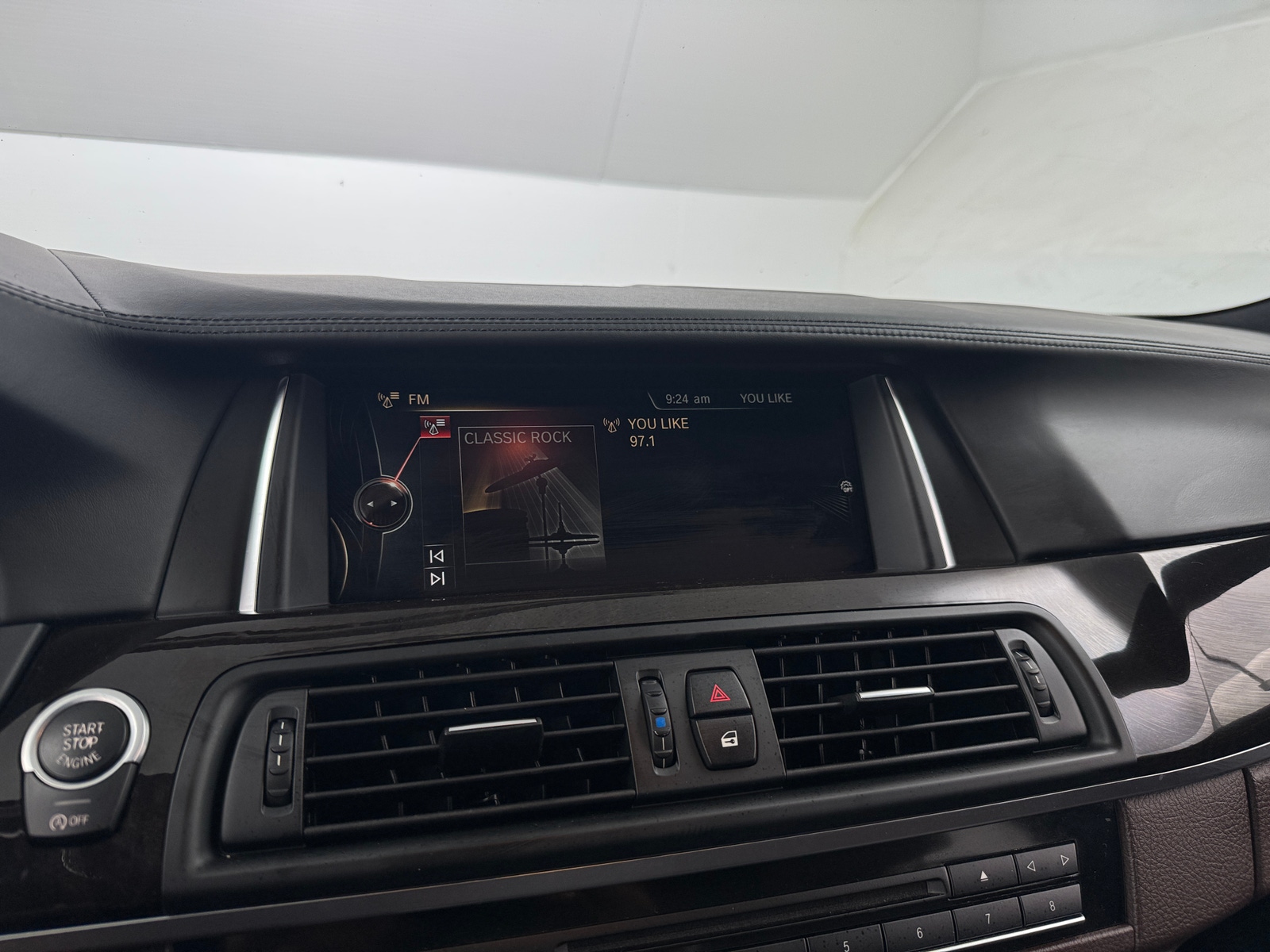 Thumbnail: 2016 BMW 5 Series - 3