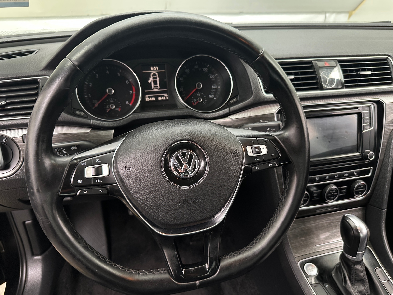Thumbnail: 2017 Volkswagen Passat - 4