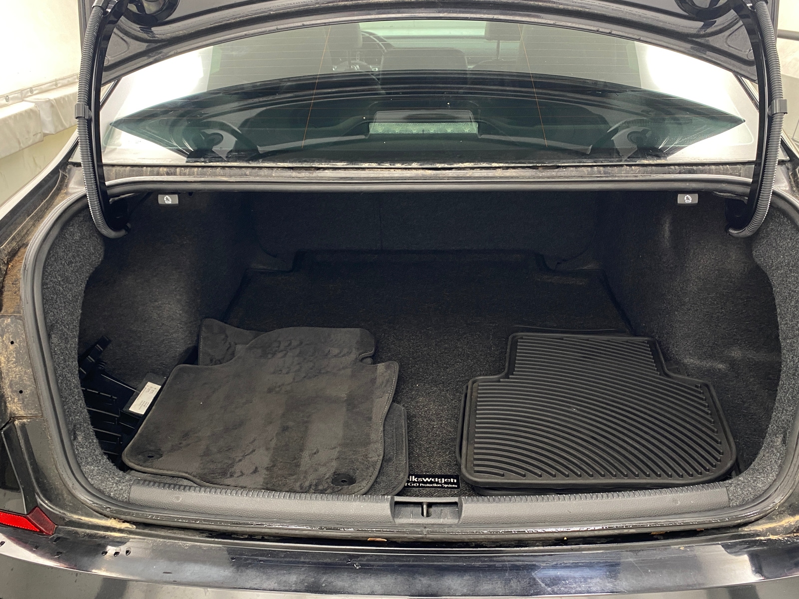 Thumbnail: 2017 Volkswagen Passat - 6