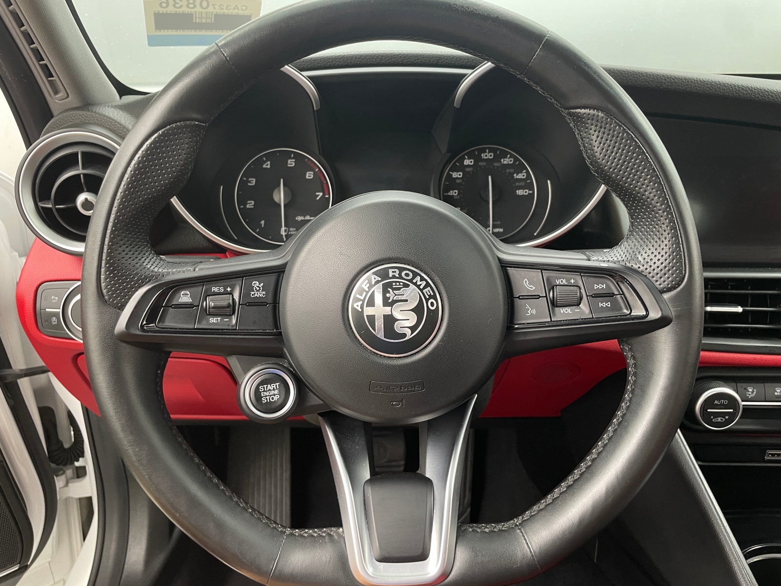 Thumbnail: 2021 Alfa Romeo Giulia - 4