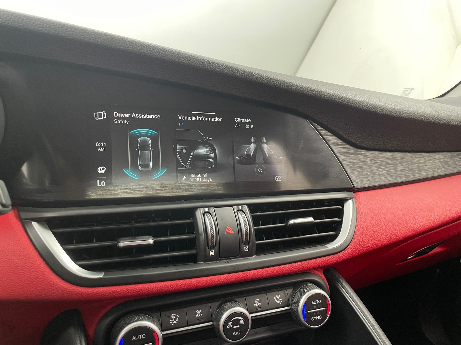Thumbnail: 2021 Alfa Romeo Giulia - 3