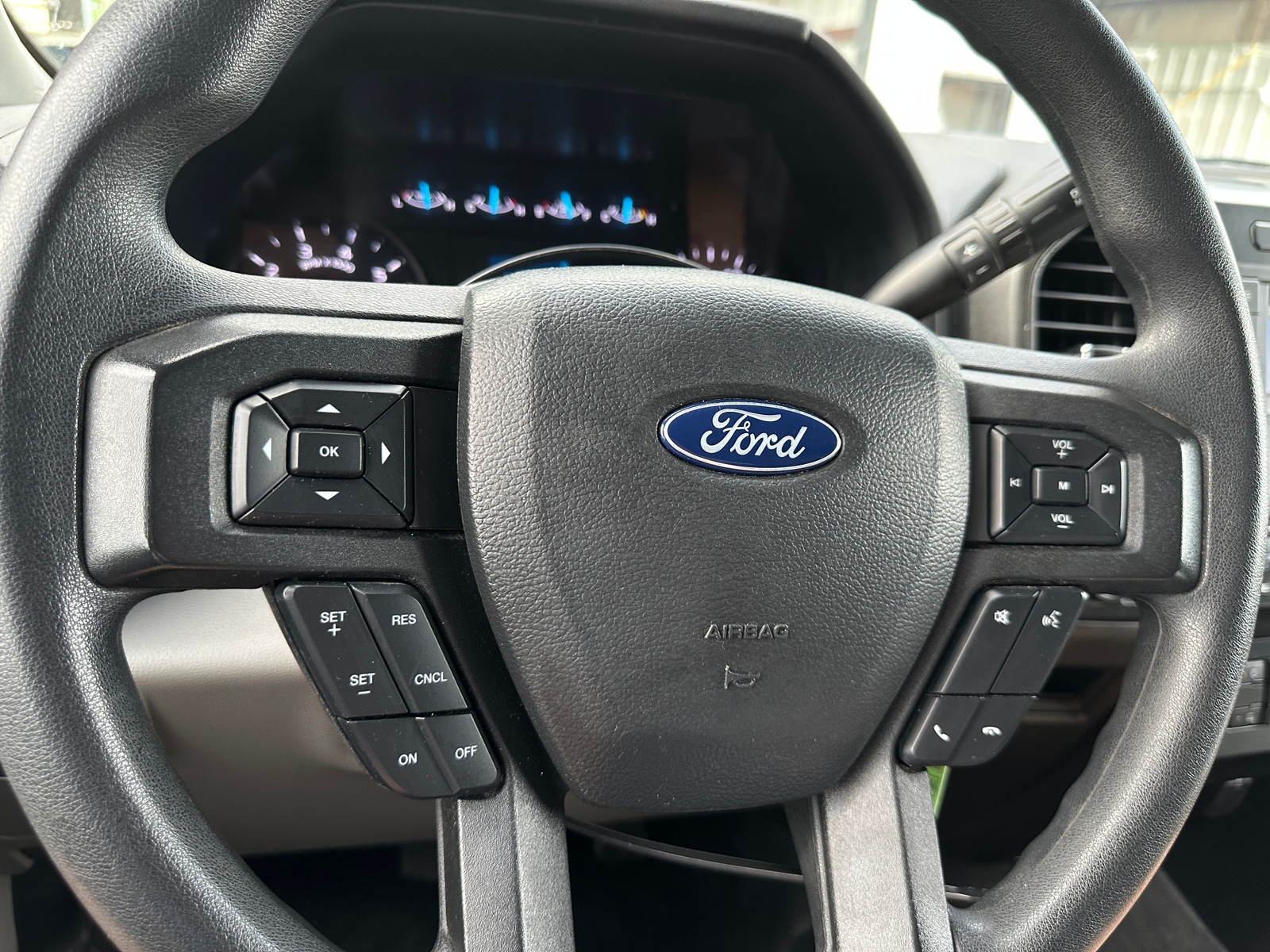 Thumbnail: 2022 Ford Econoline - 5