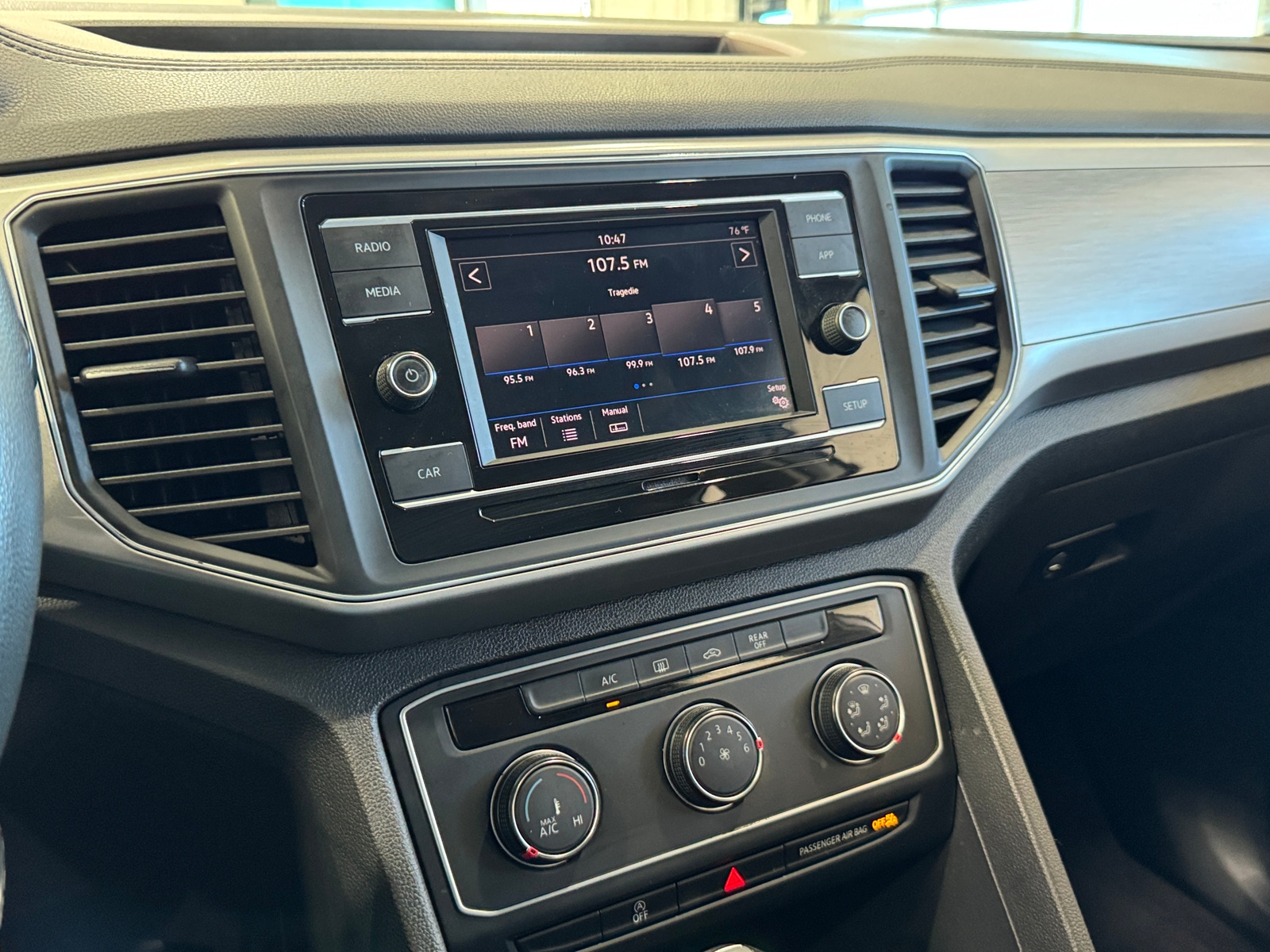 Thumbnail: 2019 Volkswagen Atlas - 4