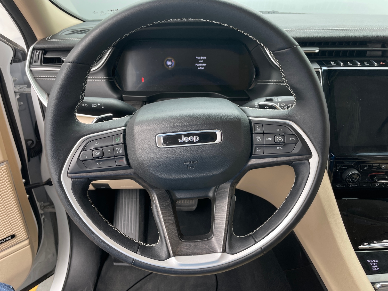 Thumbnail: 2022 Jeep Grand Cherokee L - 4