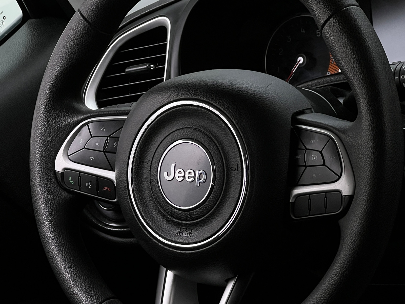 Thumbnail: 2019 Jeep Renegade - 5