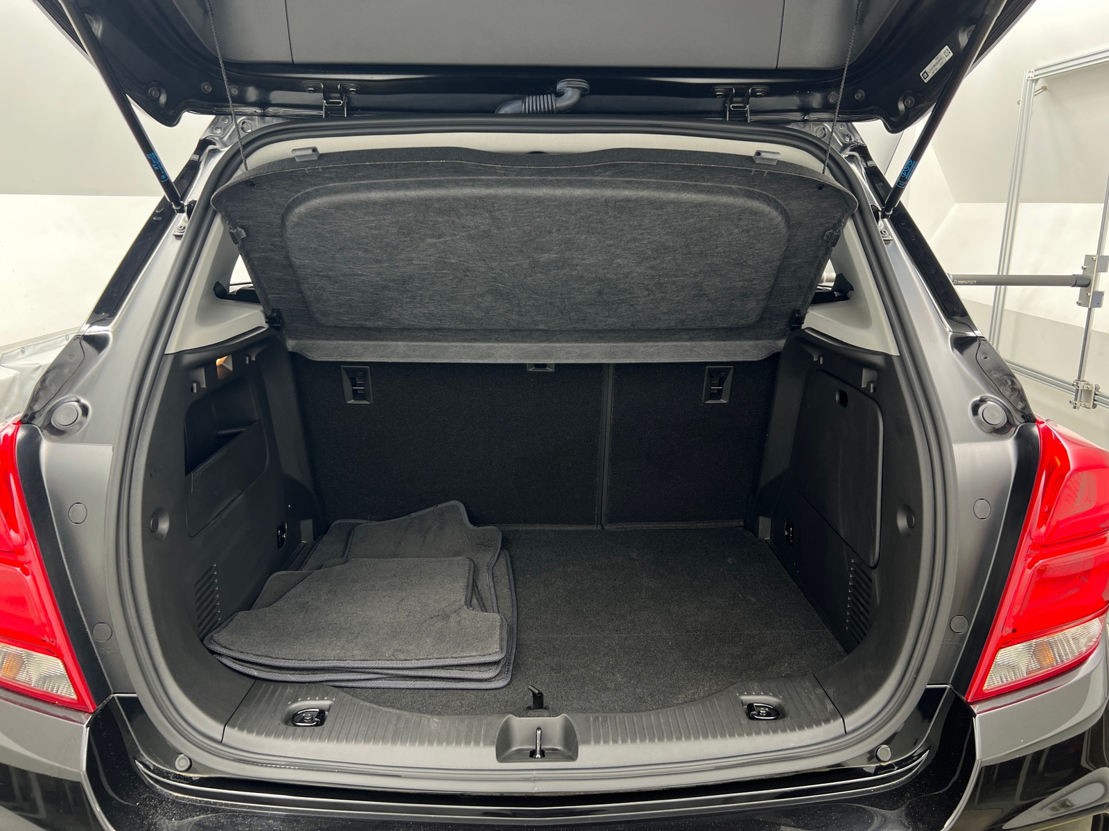 Thumbnail: 2021 Chevrolet Trax - 7