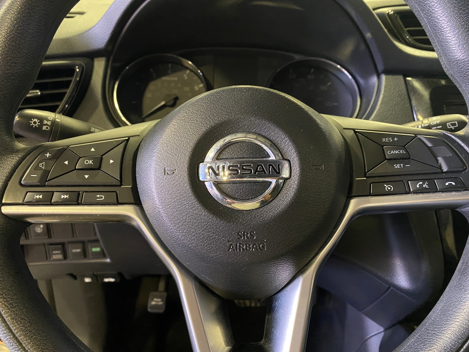 Thumbnail: 2017 Nissan Rogue - 5