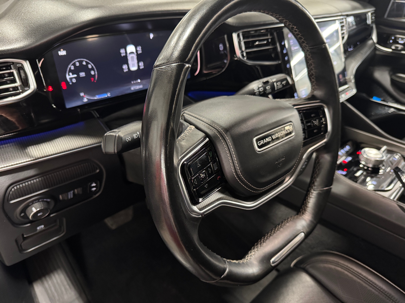 Thumbnail: 2022 Jeep Grand Wagoneer - 2