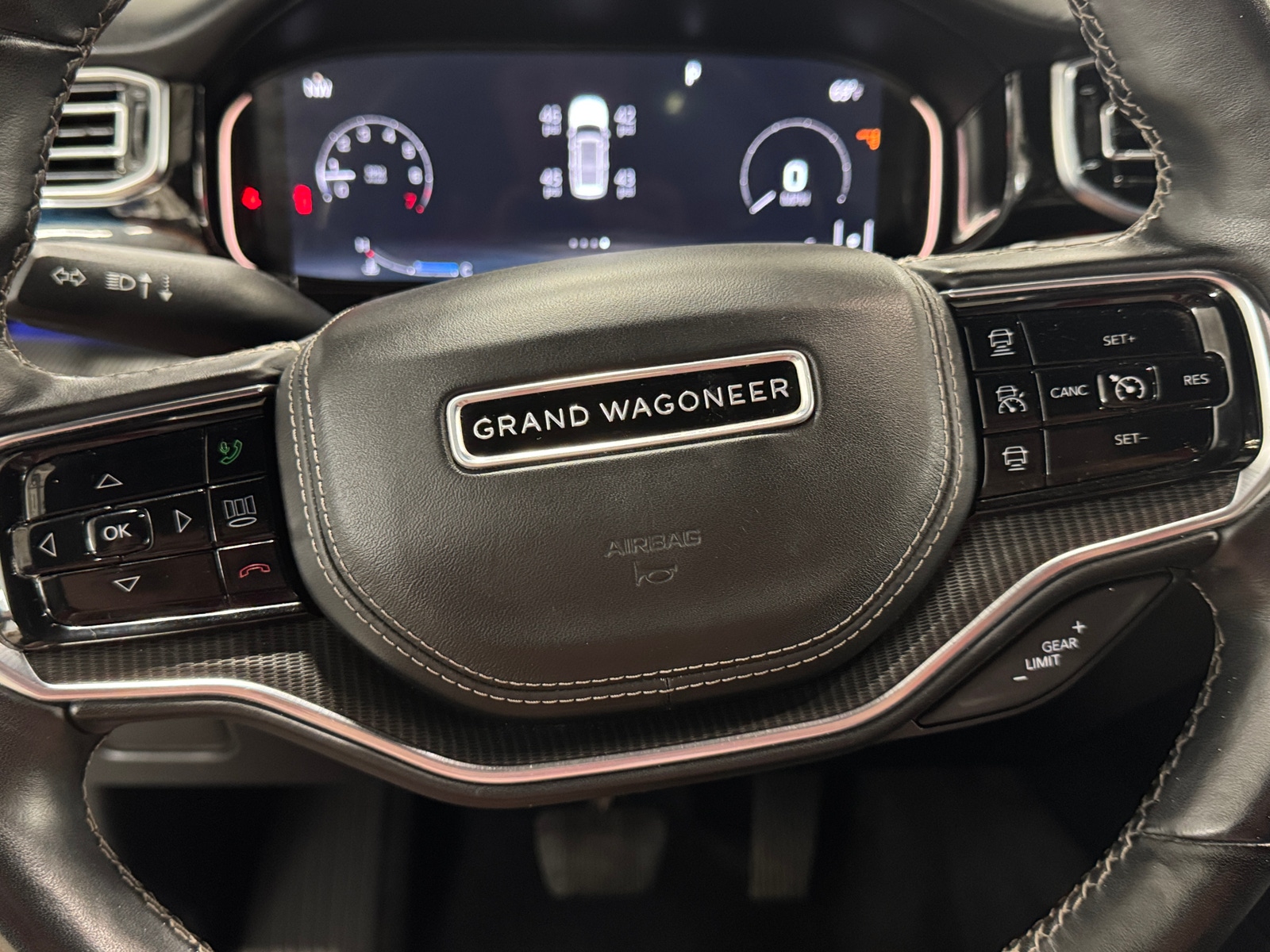Thumbnail: 2022 Jeep Grand Wagoneer - 4