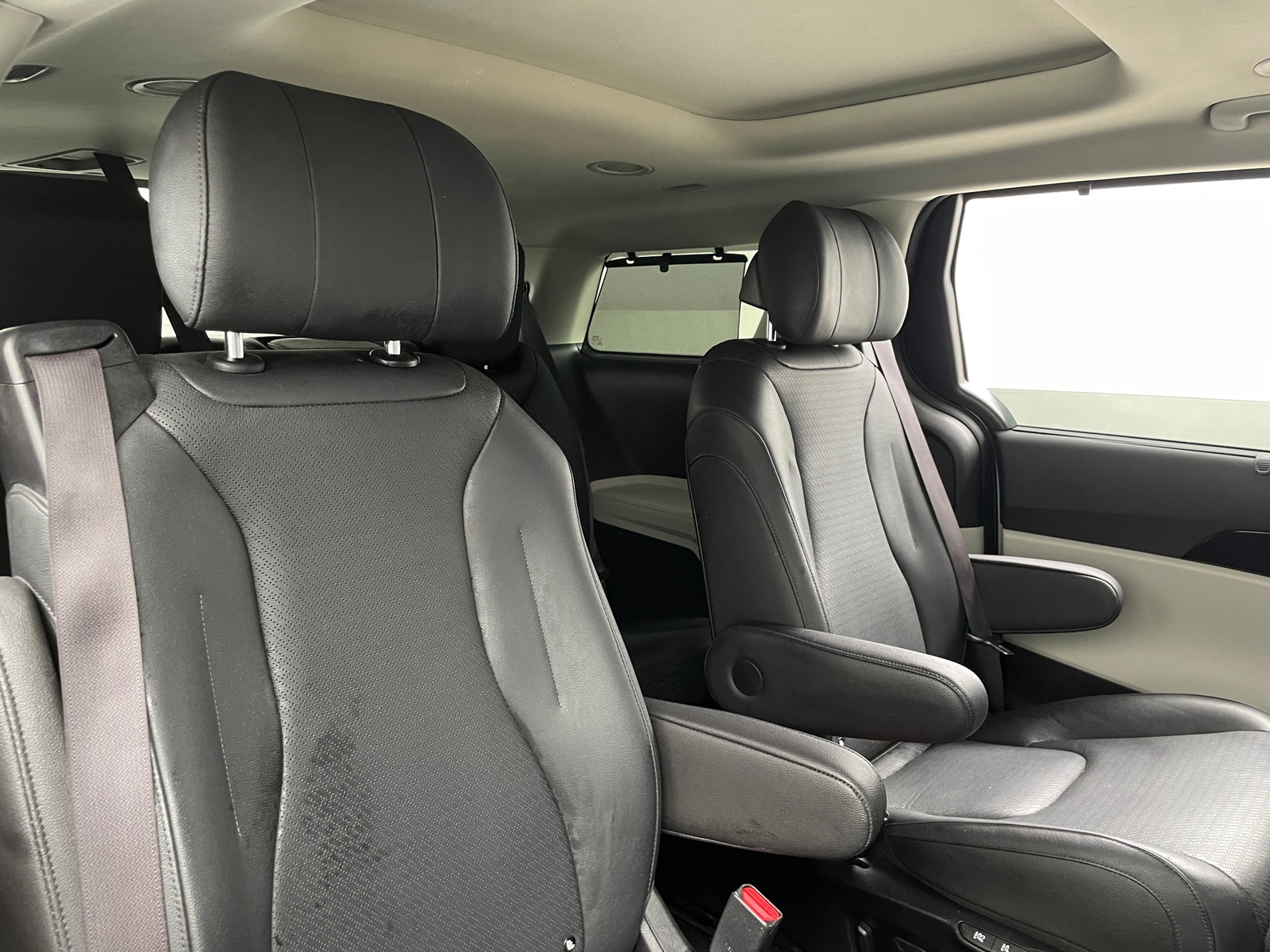 Thumbnail: 2024 Kia Carnival - 5